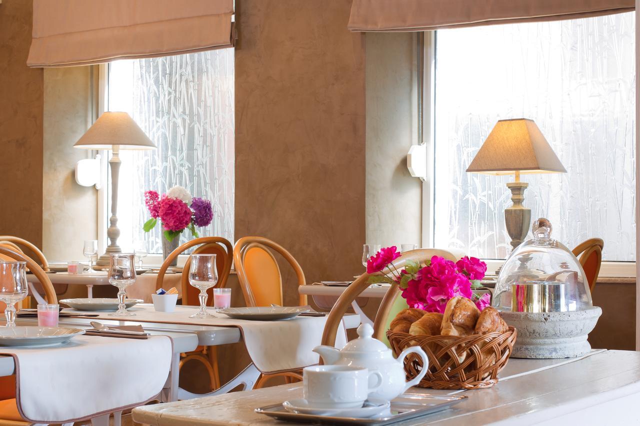 Hotel Le Roosevelt Givet Exteriér fotografie